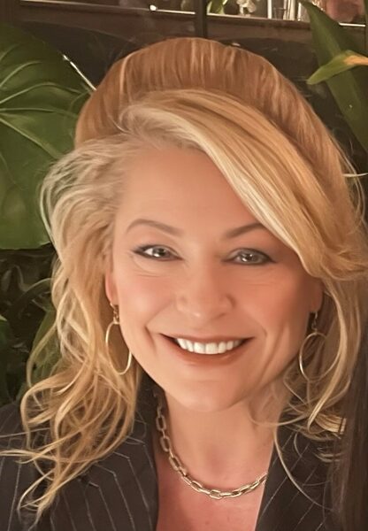 Suzanne Saunders